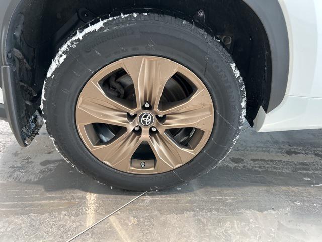 used 2023 Toyota Highlander Hybrid car, priced at $34,990