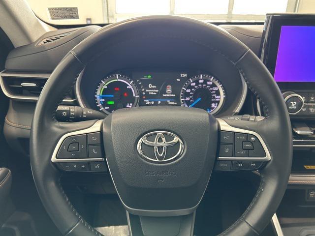 used 2023 Toyota Highlander Hybrid car, priced at $34,990
