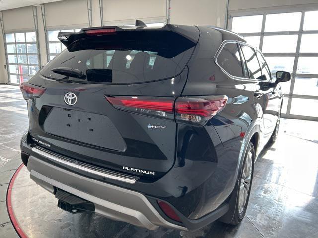 new 2026 Toyota Highlander Hybrid car, priced at $54,617