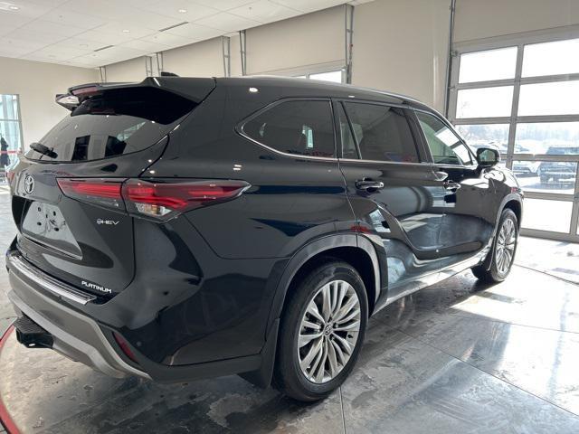 new 2026 Toyota Highlander Hybrid car, priced at $54,617