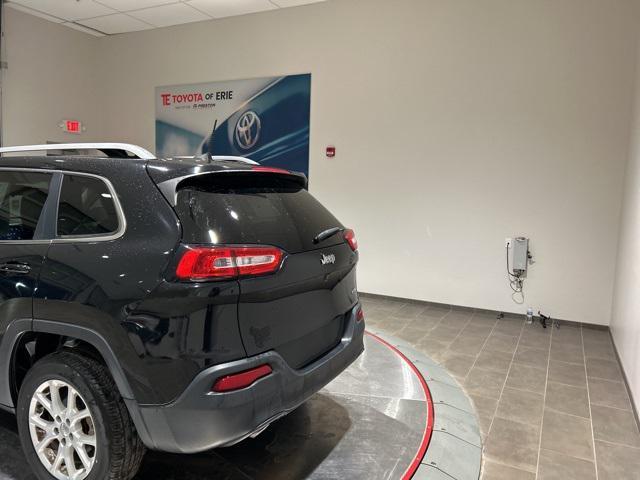 used 2018 Jeep Cherokee car, priced at $9,990
