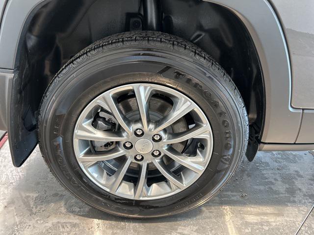 used 2019 Jeep Cherokee car, priced at $19,990