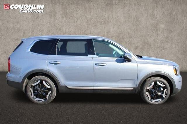 new 2025 Kia Telluride car, priced at $38,358