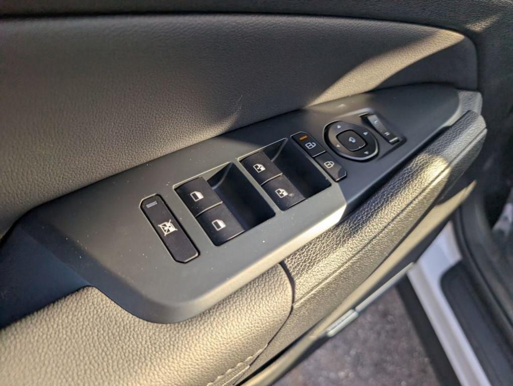 new 2026 Kia Sportage car, priced at $37,277