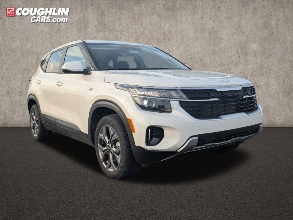 used 2025 Kia Seltos car, priced at $24,256