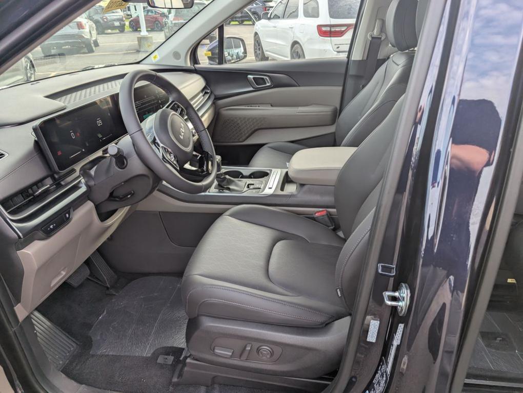 new 2026 Kia Carnival car, priced at $39,575