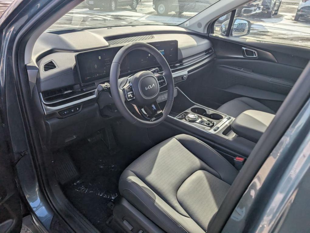 new 2025 Kia Carnival Hybrid car, priced at $53,161