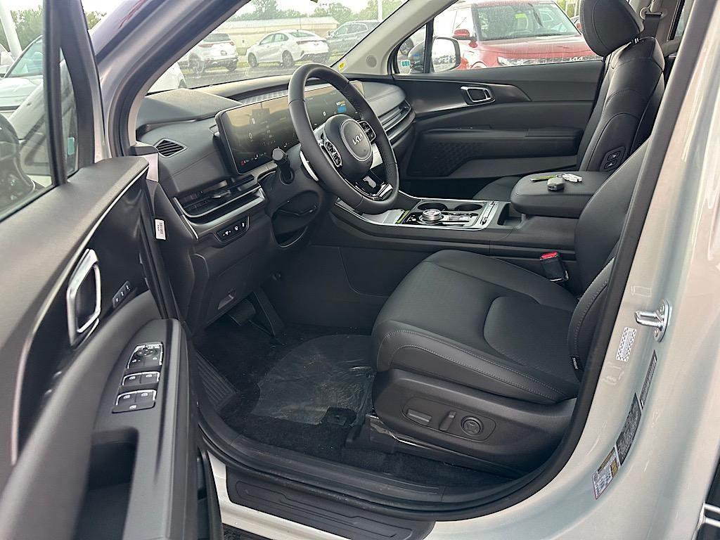 new 2025 Kia Carnival Hybrid car, priced at $52,120