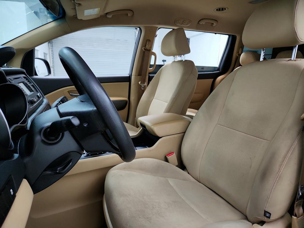 used 2015 Kia Sedona car, priced at $4,295