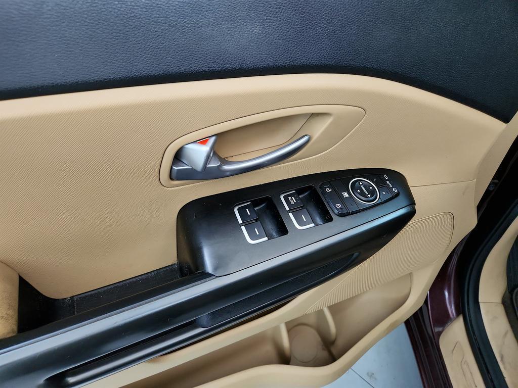 used 2015 Kia Sedona car, priced at $4,295