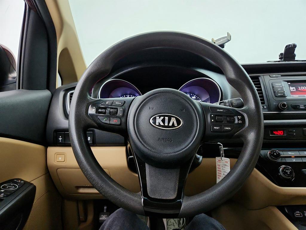 used 2015 Kia Sedona car, priced at $4,295