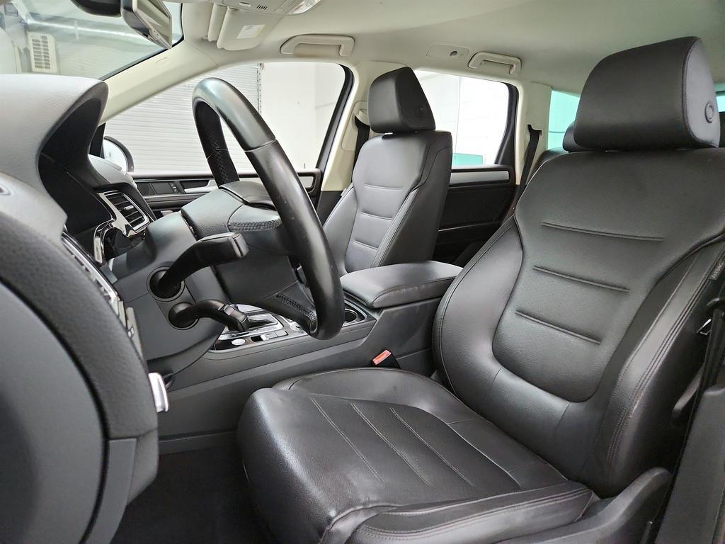 used 2016 Volkswagen Touareg car, priced at $9,895