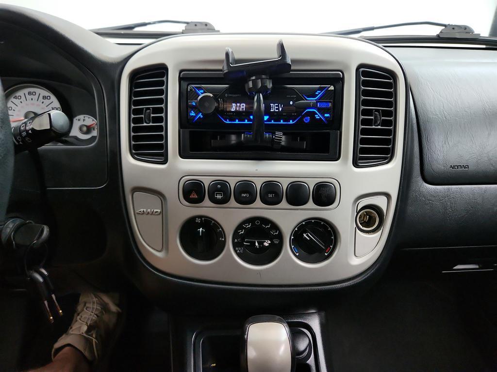 used 2005 Ford Escape car, priced at $3,495
