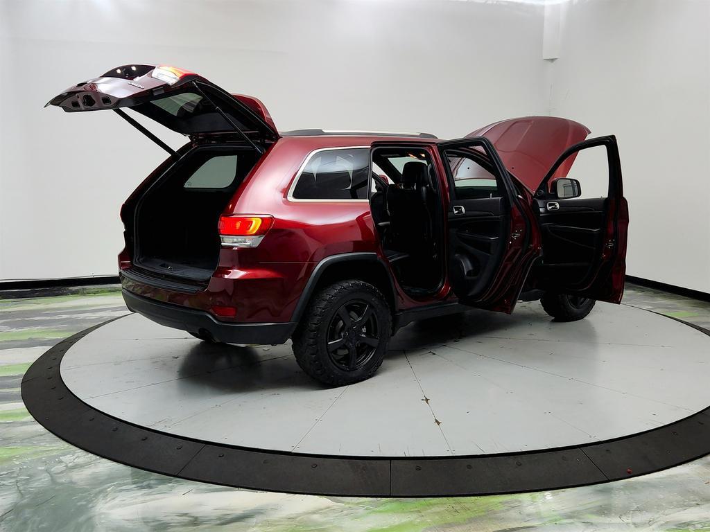 used 2021 Jeep Grand Cherokee car, priced at $17,795