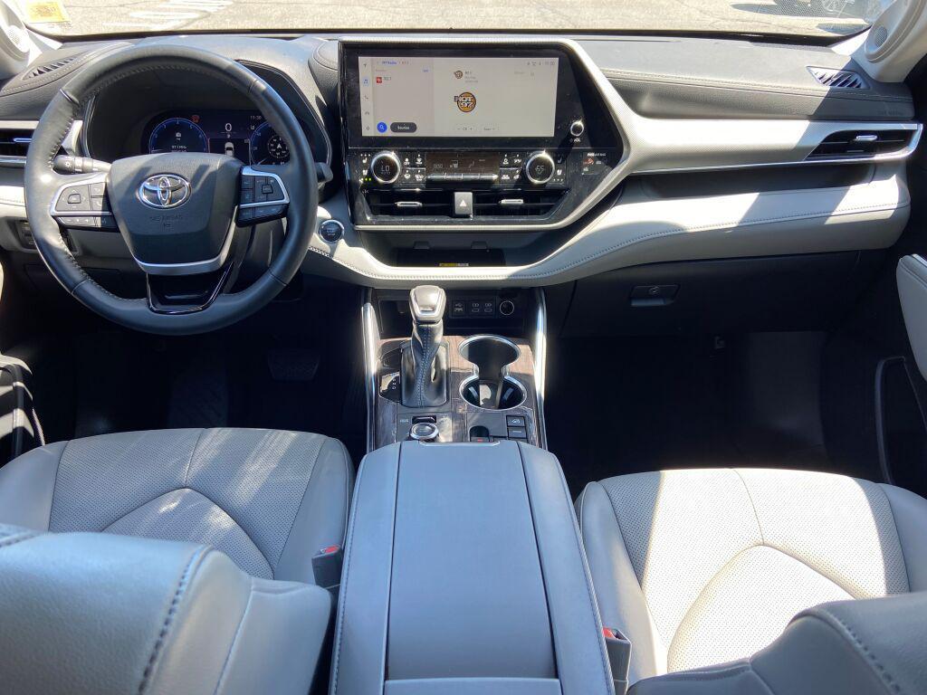 used 2023 Toyota Highlander car, priced at $43,991