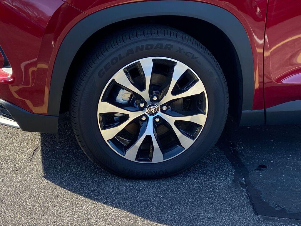 used 2025 Toyota Grand Highlander car, priced at $60,558