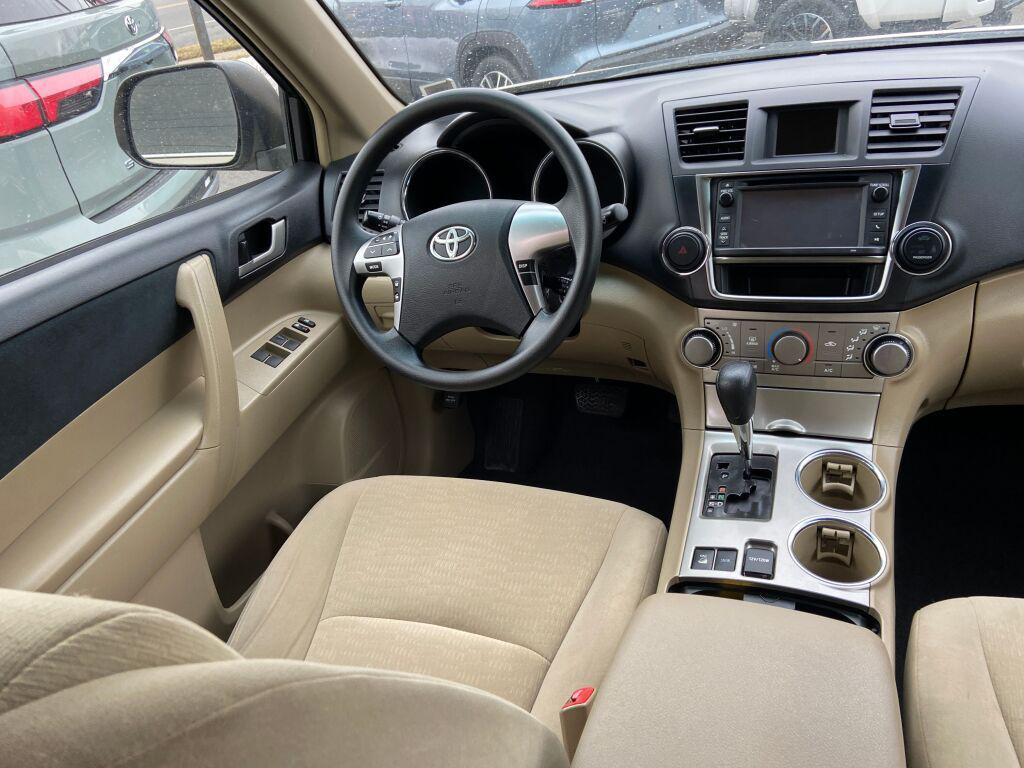 used 2013 Toyota Highlander car, priced at $15,991