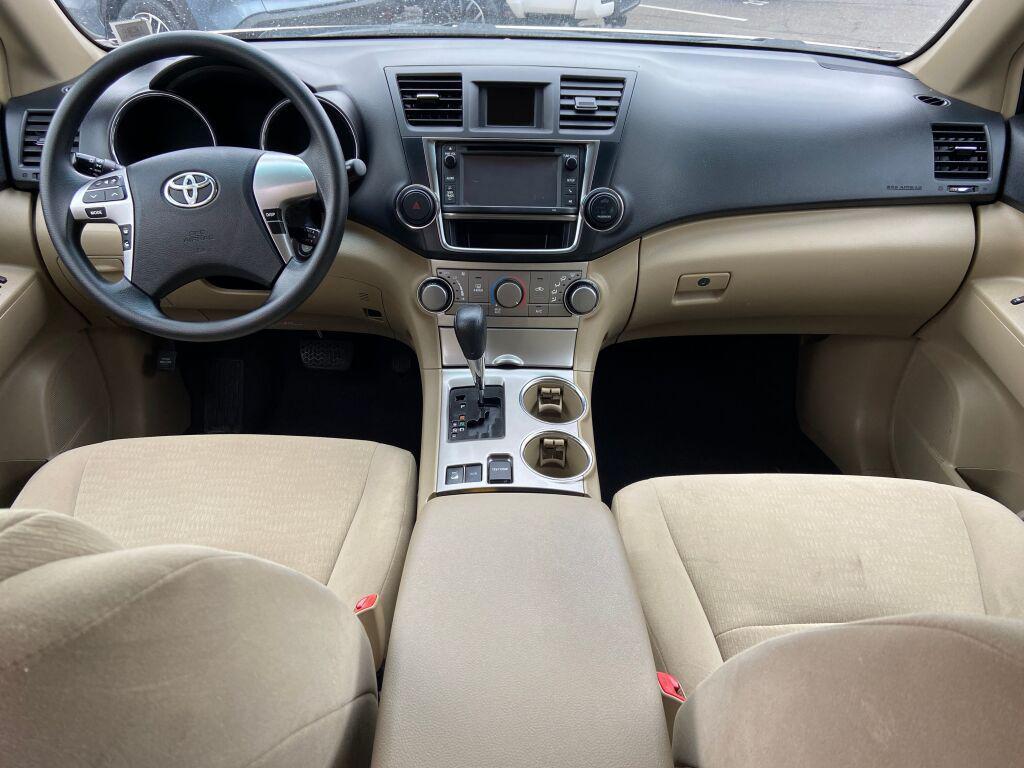 used 2013 Toyota Highlander car, priced at $15,991