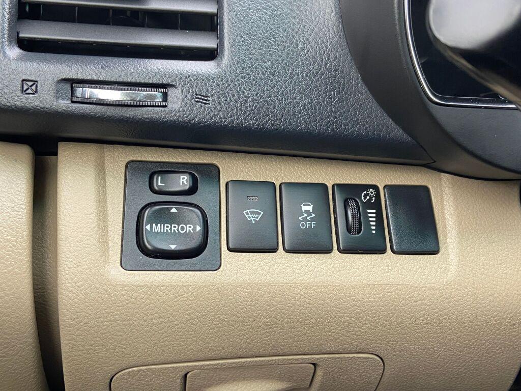 used 2013 Toyota Highlander car, priced at $15,991