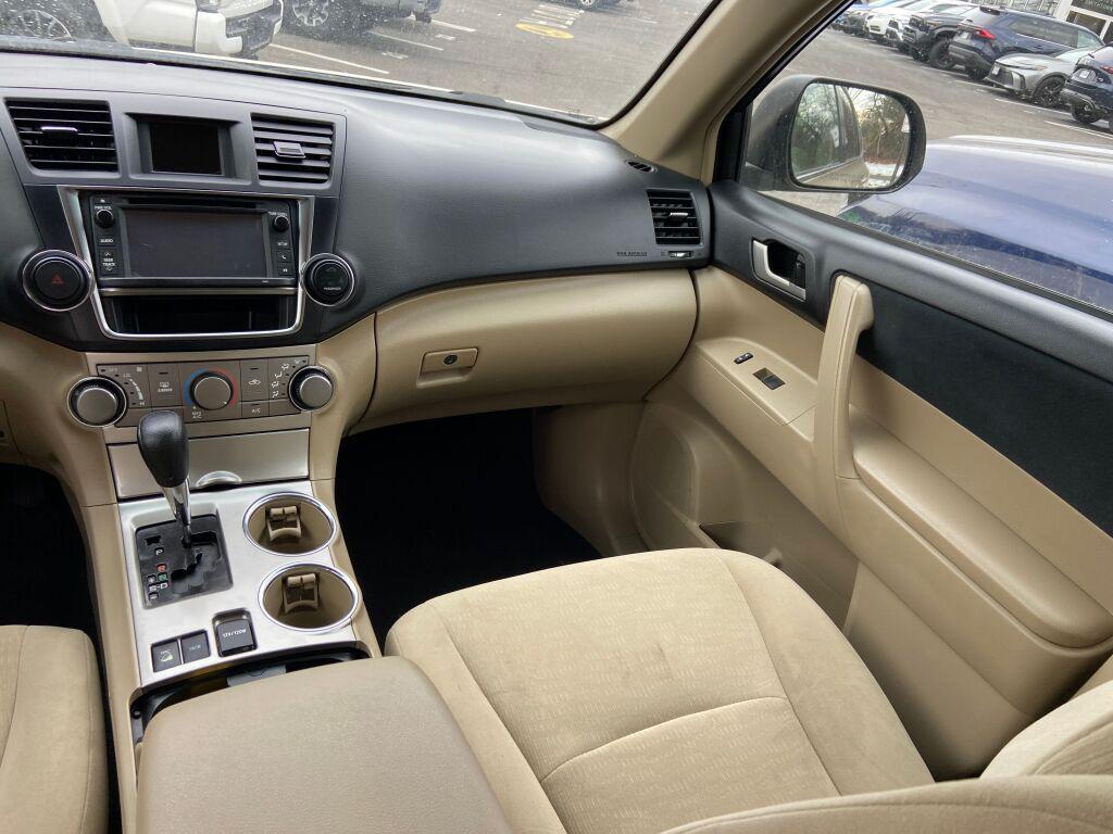 used 2013 Toyota Highlander car, priced at $15,991