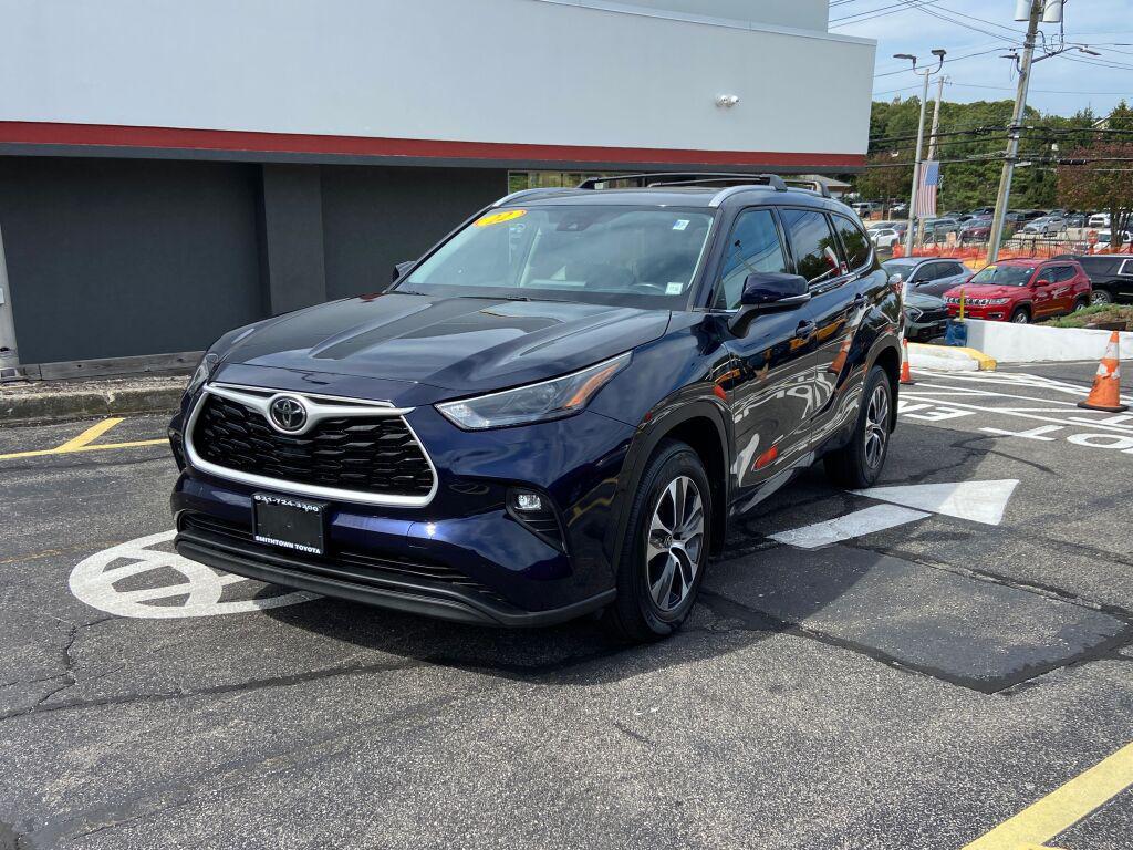 used 2022 Toyota Highlander car, priced at $35,991