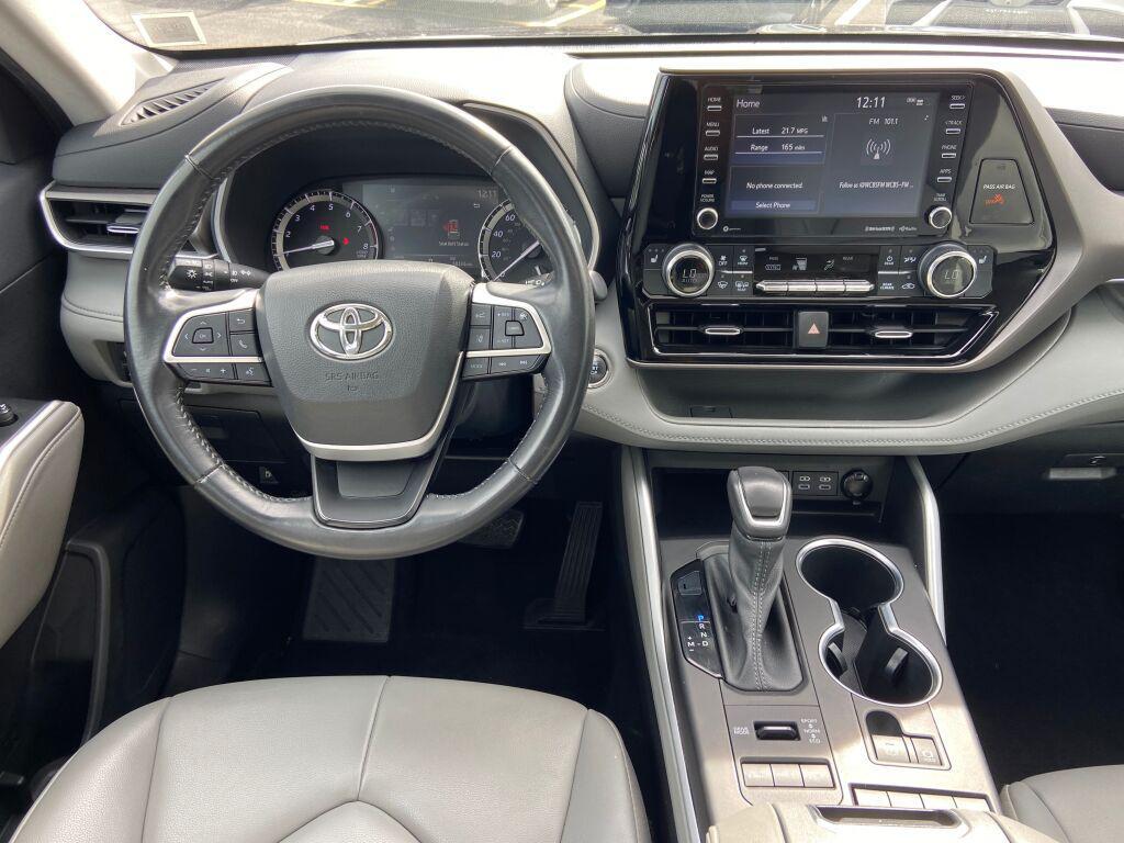 used 2022 Toyota Highlander car, priced at $35,991