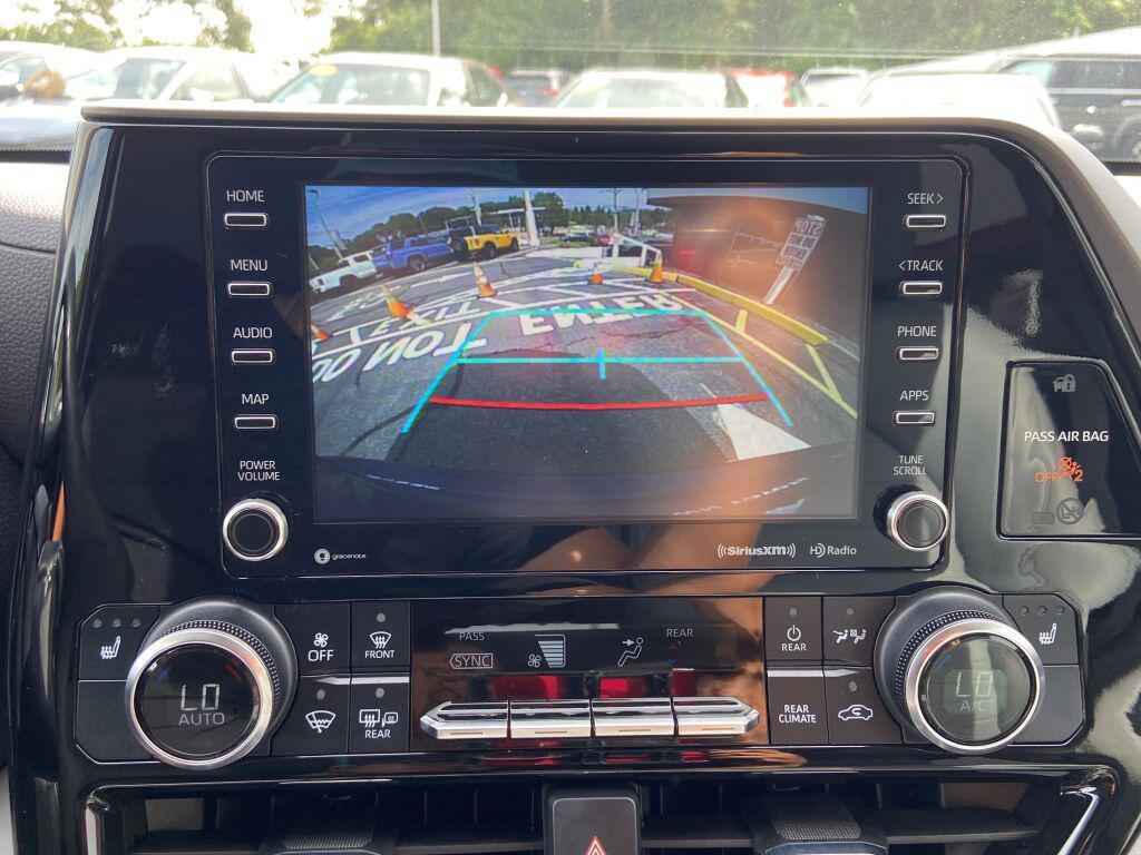 used 2022 Toyota Highlander car, priced at $35,991