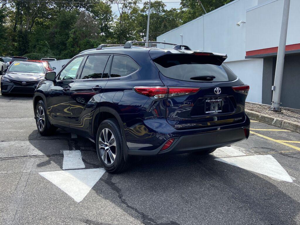 used 2022 Toyota Highlander car, priced at $35,991