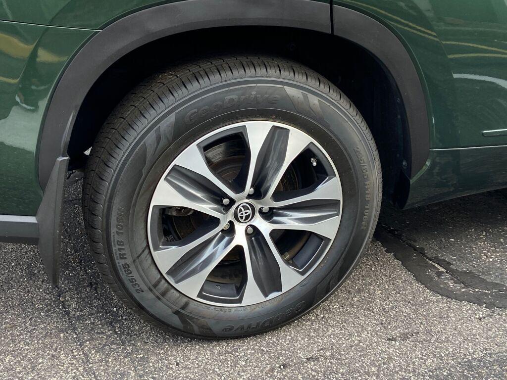 used 2023 Toyota Highlander car, priced at $36,991
