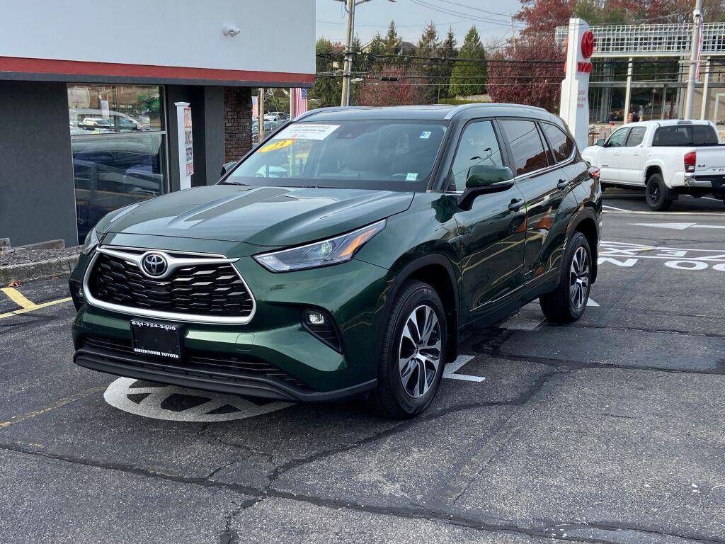 used 2023 Toyota Highlander car, priced at $36,991