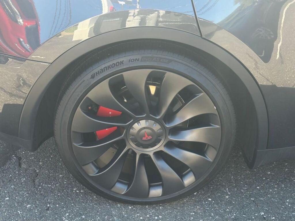 Tesla Model Y view 11