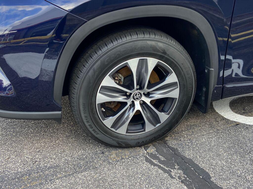 used 2022 Toyota Highlander car, priced at $37,791