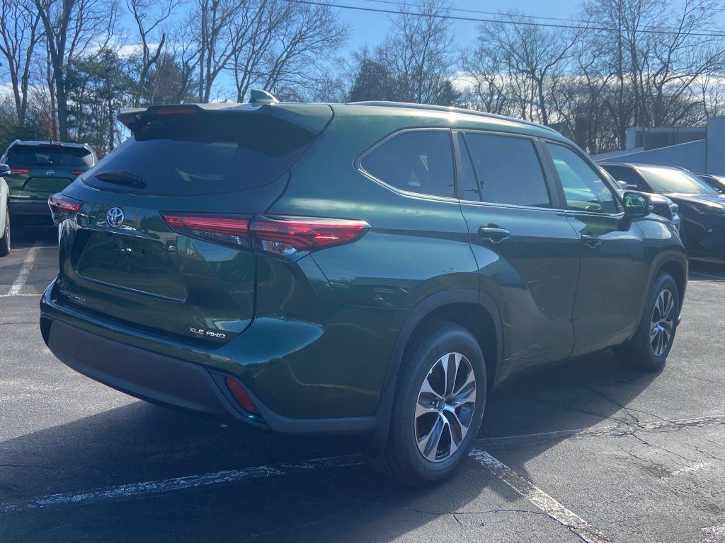 used 2023 Toyota Highlander car, priced at $38,991