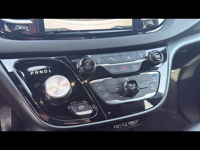 used 2025 Chrysler Pacifica car, priced at $28,990