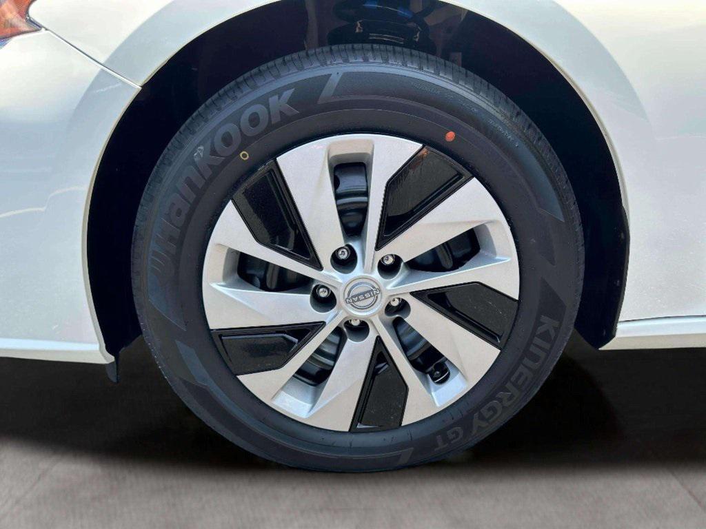 new 2025 Nissan Altima car, priced at $22,299