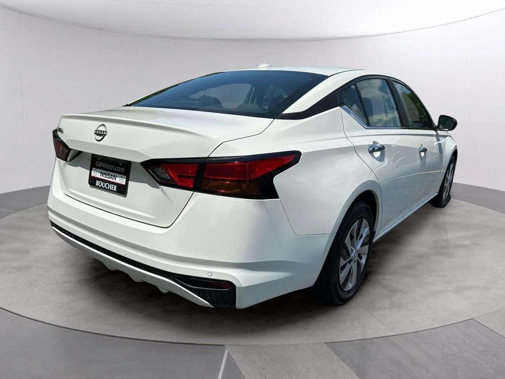 new 2025 Nissan Altima car, priced at $22,299