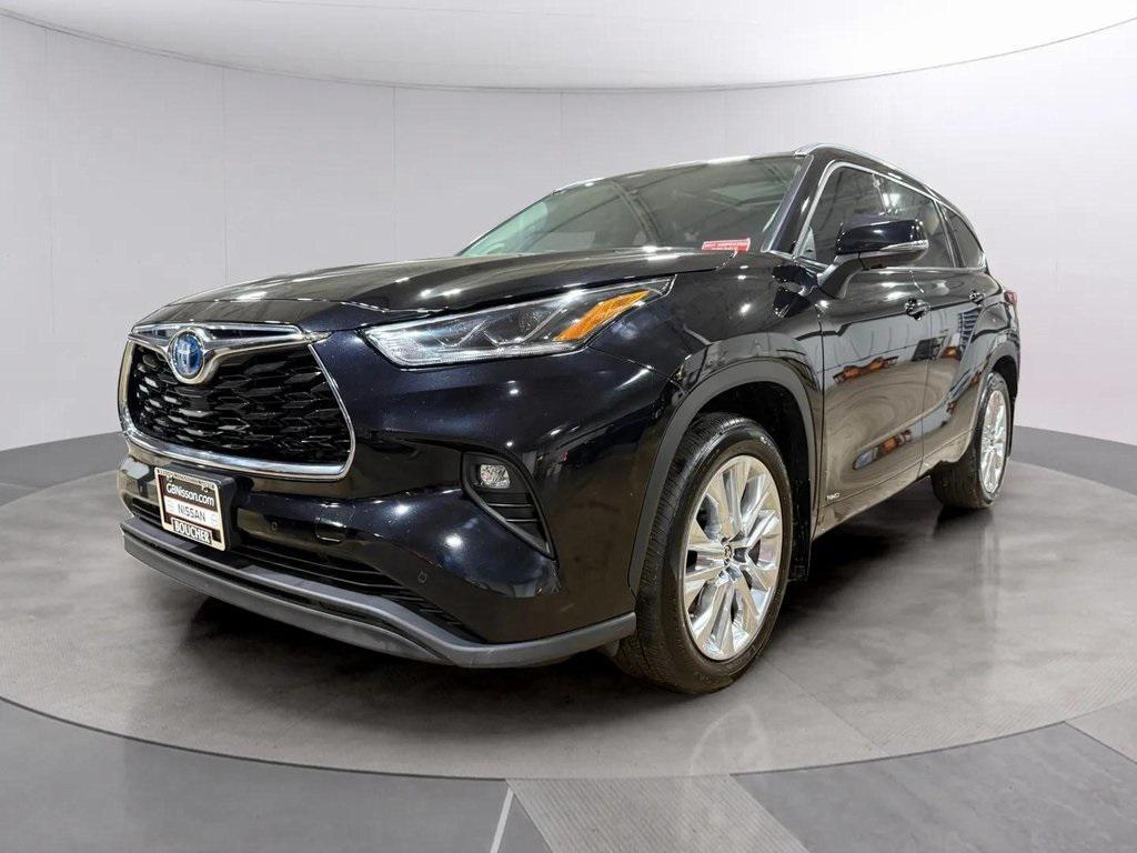 used 2022 Toyota Highlander Hybrid car, priced at $44,495
