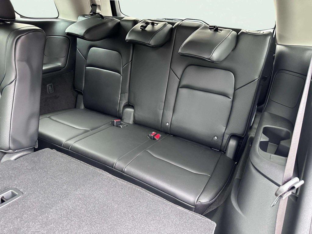 new 2025 Nissan Pathfinder car, priced at $37,989