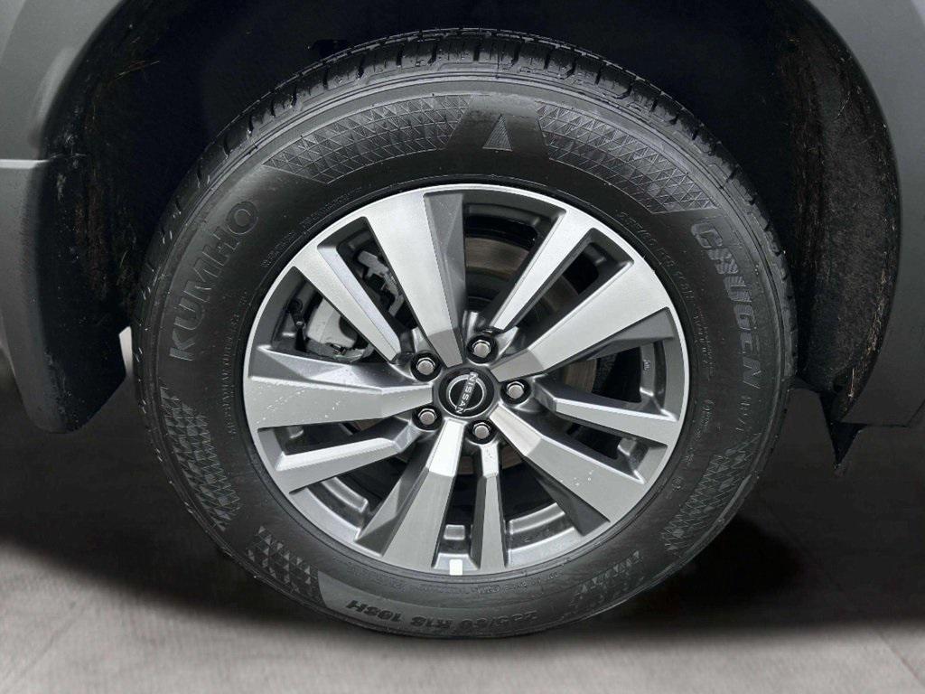 new 2025 Nissan Pathfinder car, priced at $37,989