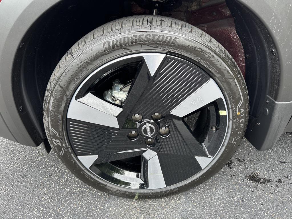 new 2025 Nissan Kicks car, priced at $28,707