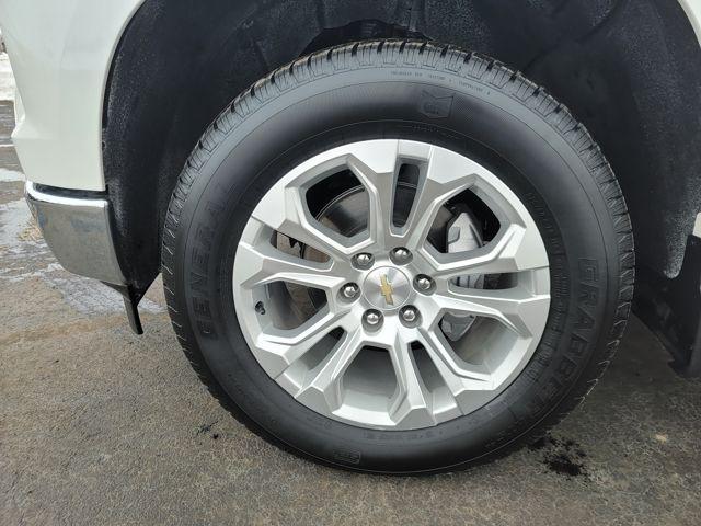 used 2024 Chevrolet Silverado 1500 car, priced at $48,915