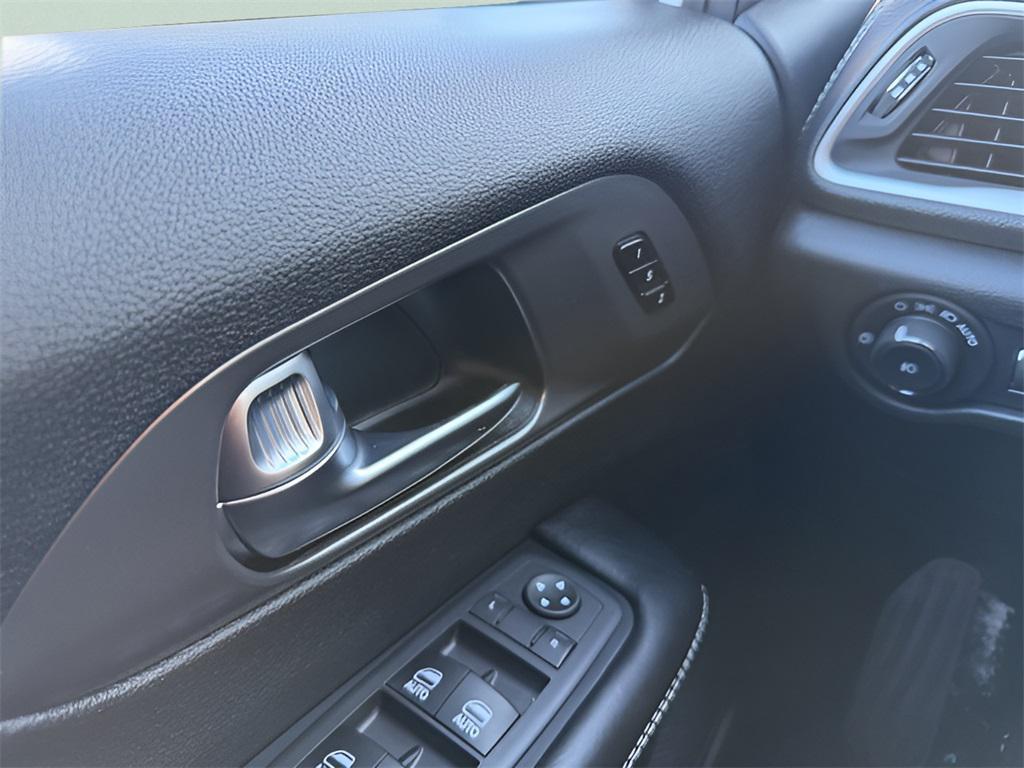 new 2026 Chrysler Pacifica car, priced at $46,640