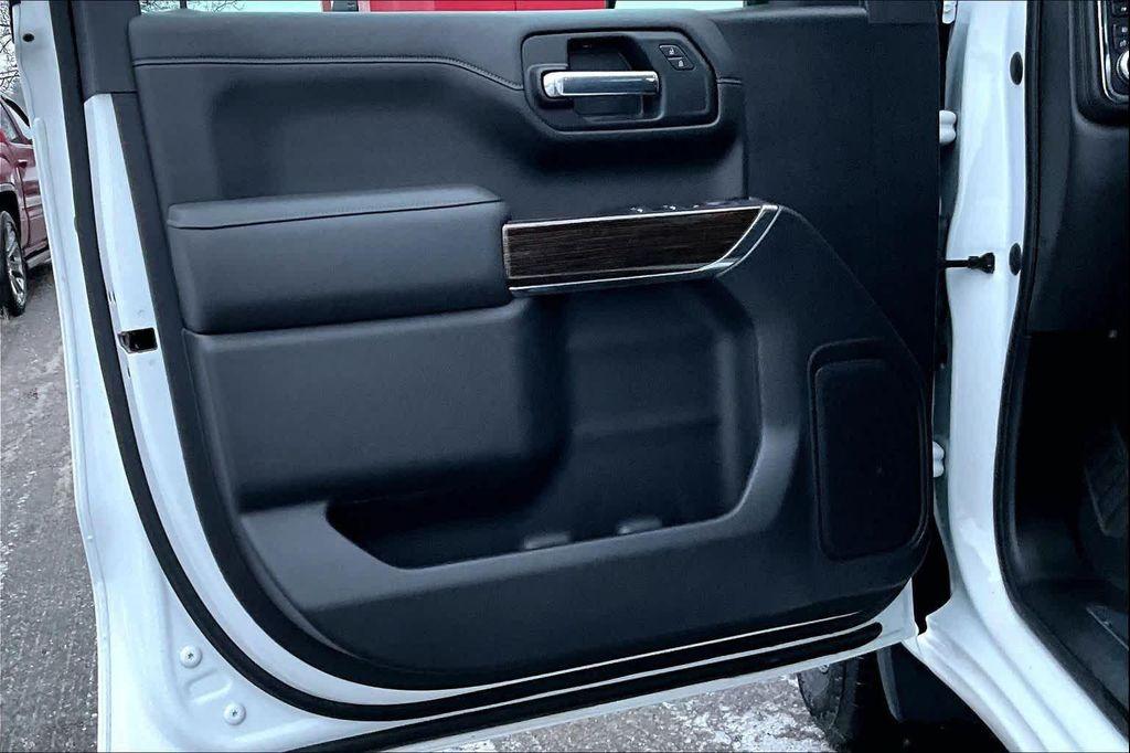 used 2022 GMC Sierra 1500 car, priced at $38,920