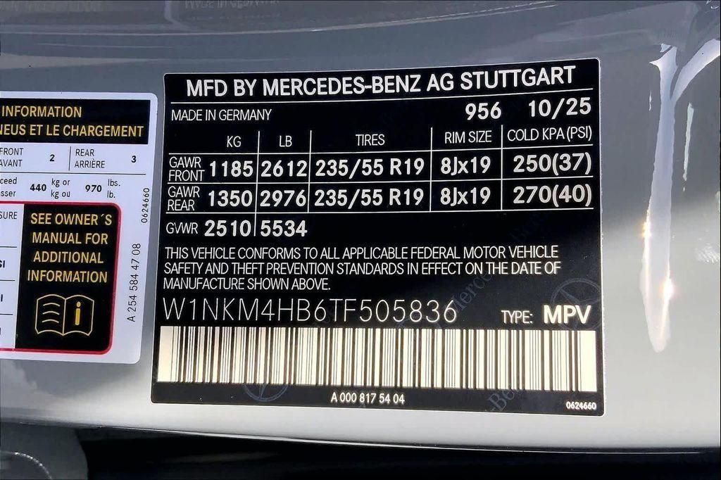 new 2026 Mercedes-Benz GLC 300 car, priced at $61,580