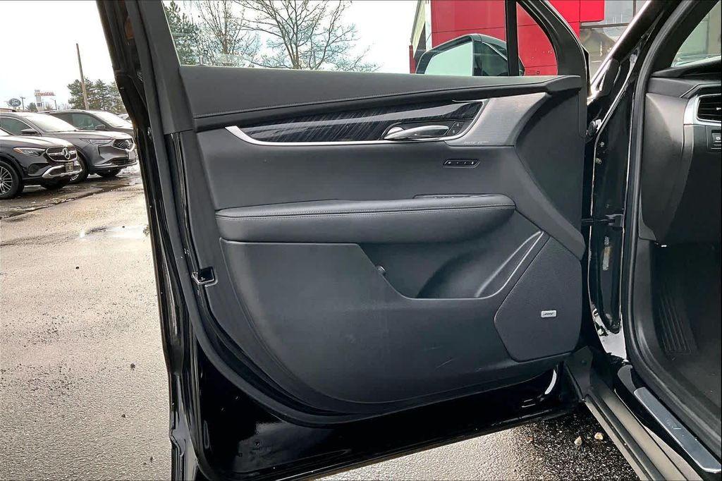 used 2024 Cadillac XT6 car, priced at $39,650