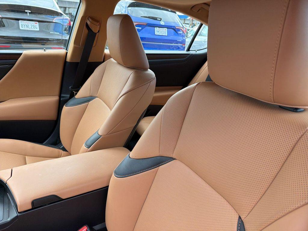 used 2025 Lexus ES 300h car, priced at $45,998