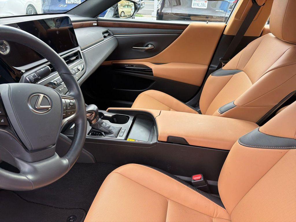 used 2025 Lexus ES 300h car, priced at $45,998