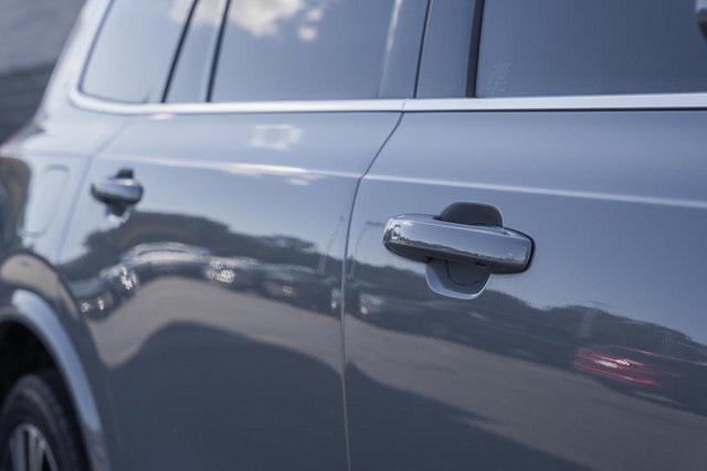 used 2020 Volvo XC90 car, priced at $25,631