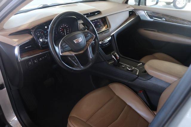 used 2022 Cadillac XT5 car, priced at $27,991