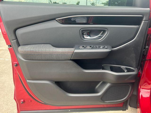 used 2025 Honda Pilot car, priced at $41,695